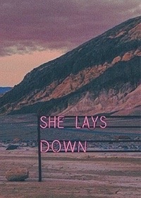 [娱乐圈]She lays down